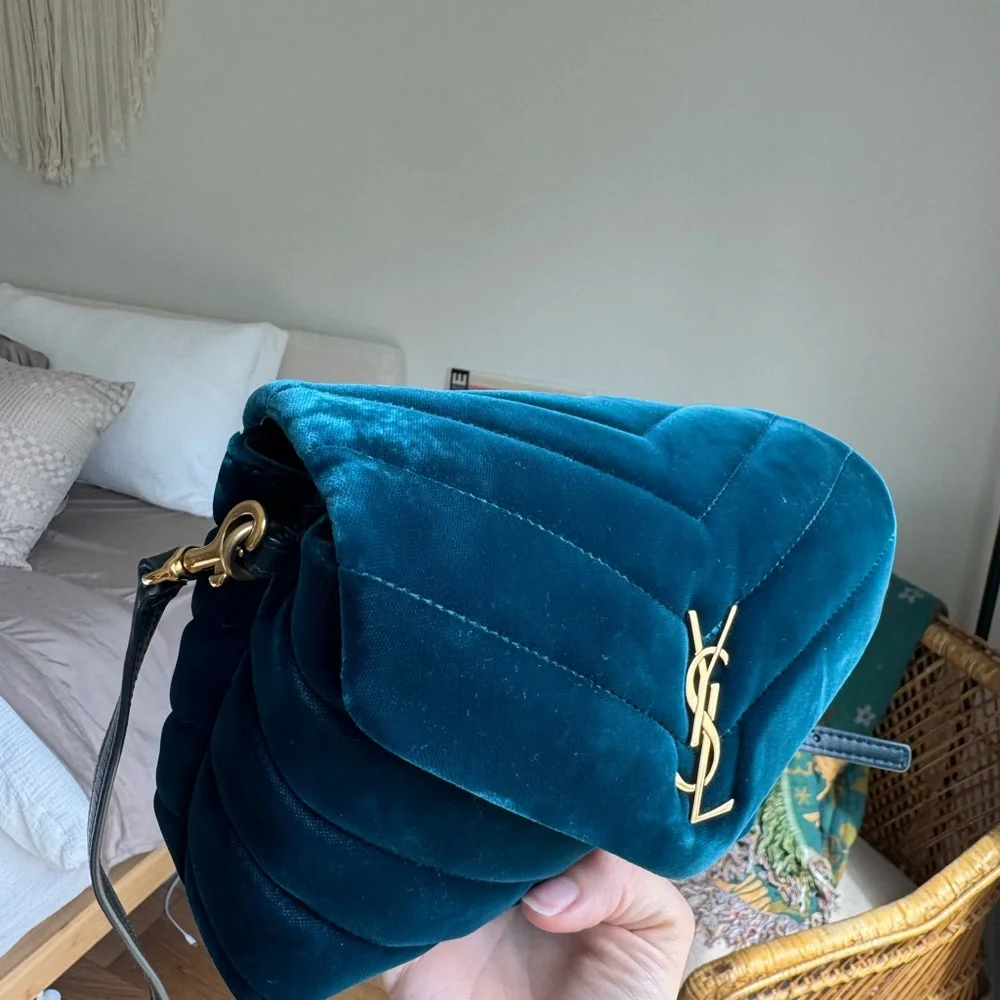 Authentic Saint Laurent YSL Velvet Lou Lou bag - Picture 4 of 11